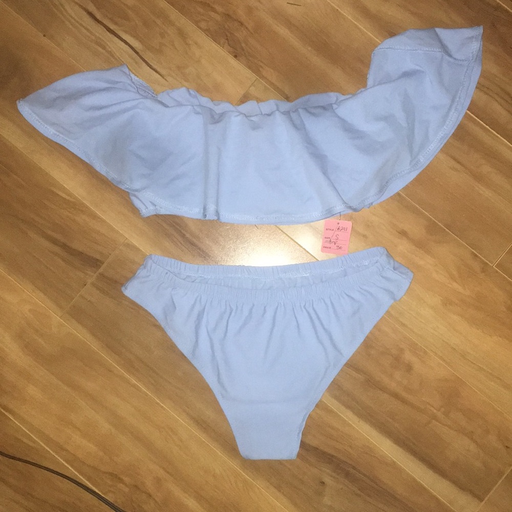 Off the shoulder bikini - Picture 3 of 3